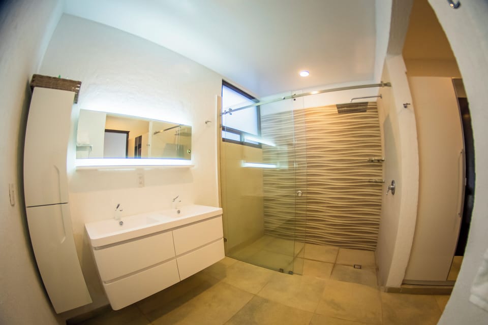 Executive Double Room, Garden View | Bathroom | Shower, towels, soap, shampoo