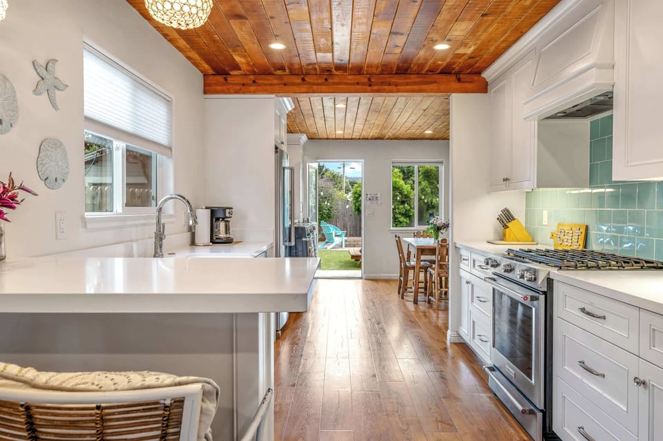 Sip morning coffee or grab a bite at the kitchen counter, with seating for 2
