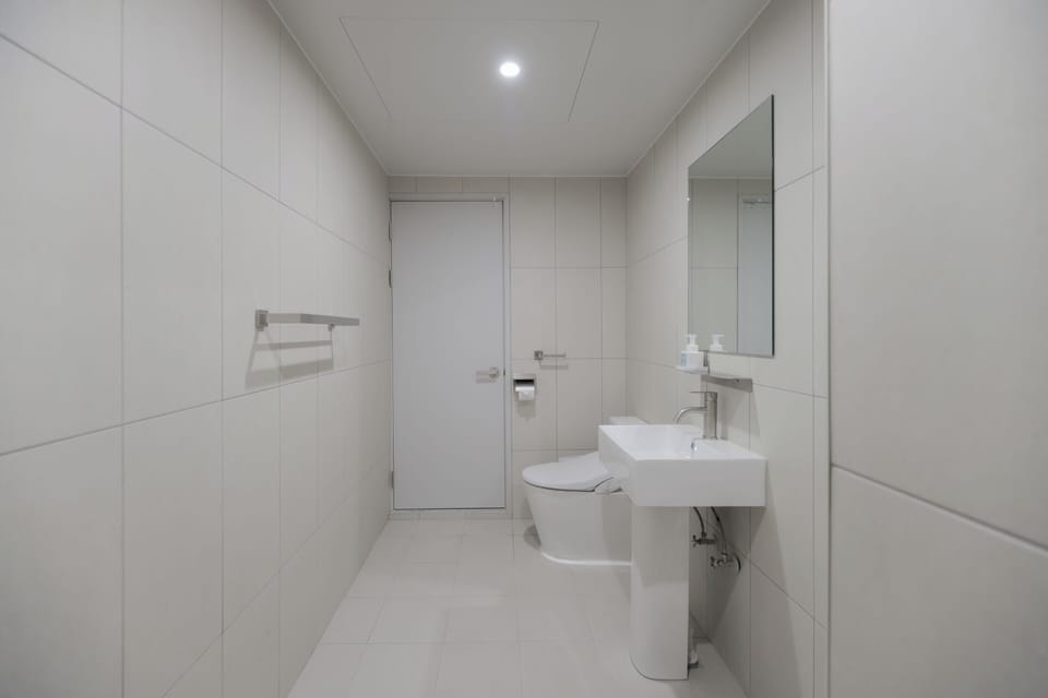 Standard Double Room | Bathroom | Hair dryer, slippers, bidet, towels