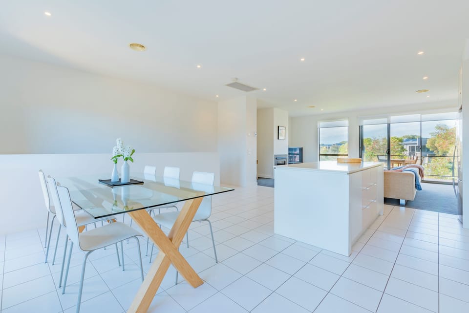 Family Townhome, Balcony, Garden View | 3 bedrooms, soundproofing, iron/ironing board, individually decorated
