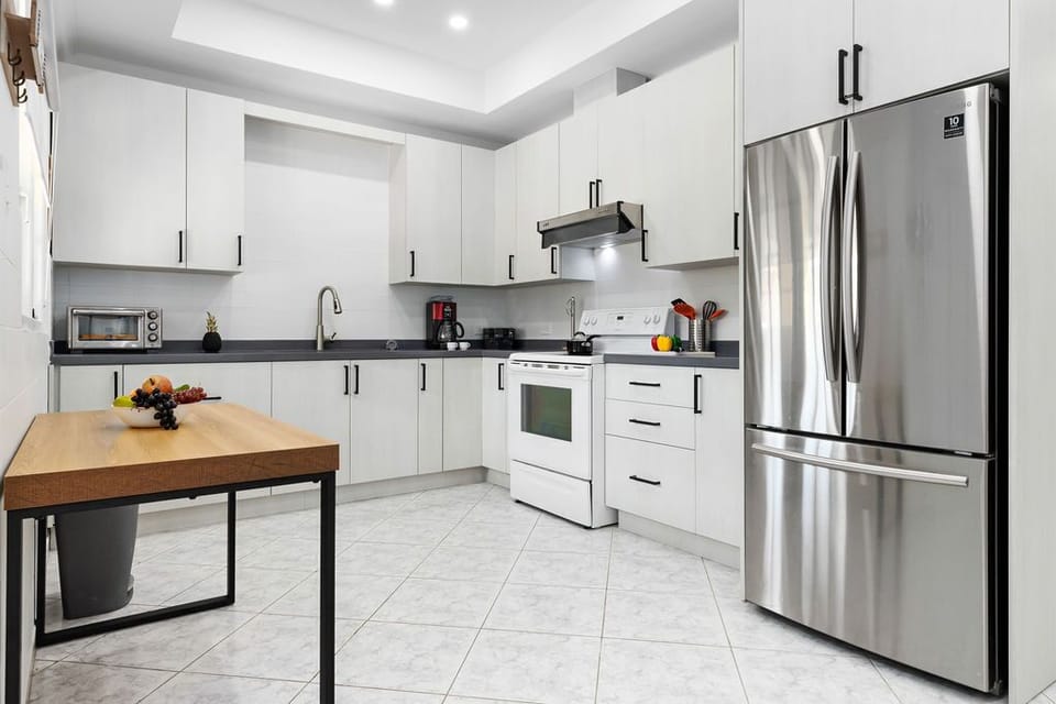 Cozy 3BR Town Home in Gated Community @ Palm Beach (16659)