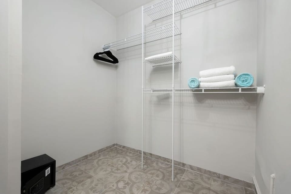 Private Pool  Newly Renovated  Amazing Location (20792)