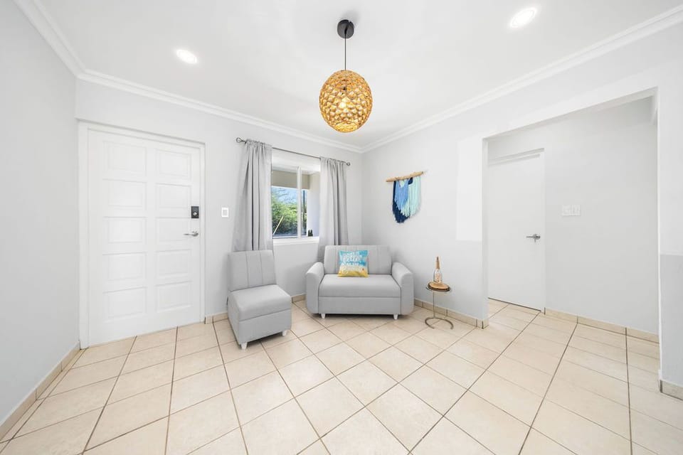 Cozy up in the corner with this inviting sofa—your perfect spot for relaxation, reading, or enjoying great conversations. Comfort meets style in every corner of your new home!