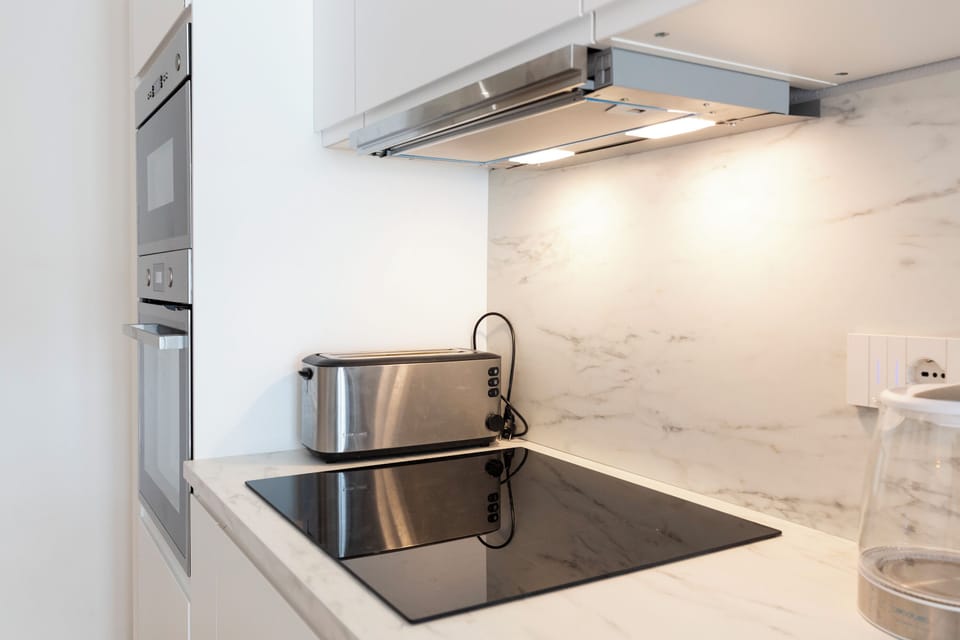 Standard Apartment | Private kitchen | Fridge, microwave, oven, stovetop