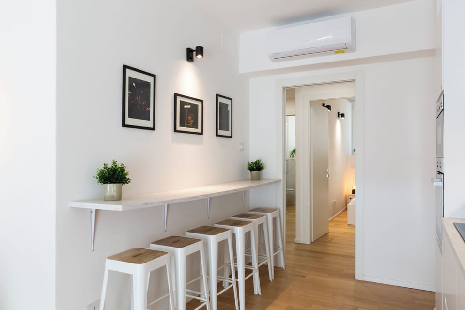 Standard Apartment | Private kitchen | Fridge, microwave, oven, stovetop