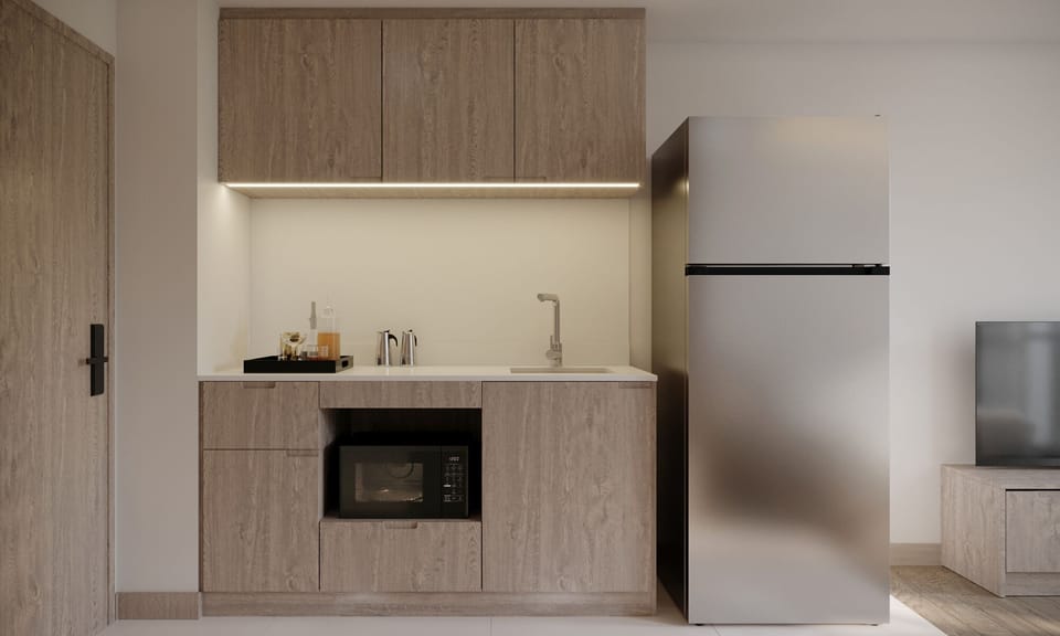 Standard Studio | Private kitchenette | Fridge, microwave, coffee/tea maker, cookware/dishes/utensils