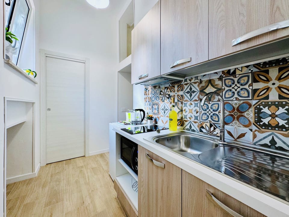 Classic Apartment, 1 Bedroom, Kitchen | Private kitchen | Fridge, microwave, stovetop, espresso maker