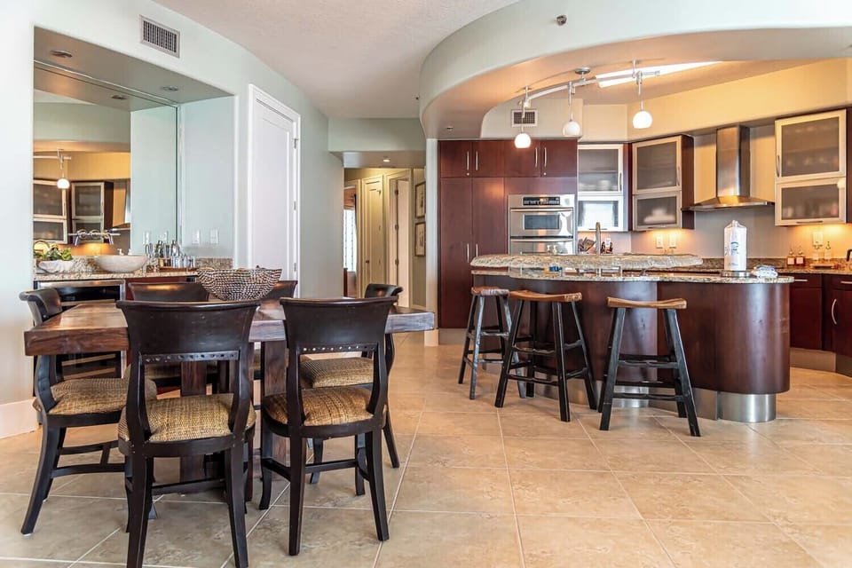 Bella Luna 1004 - Signature Properties