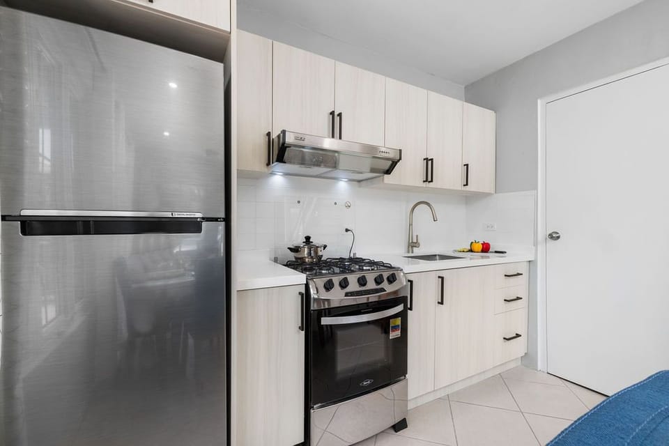 Newly Renovated Queen Bed Studio Loft @ PalmBeach (15848)