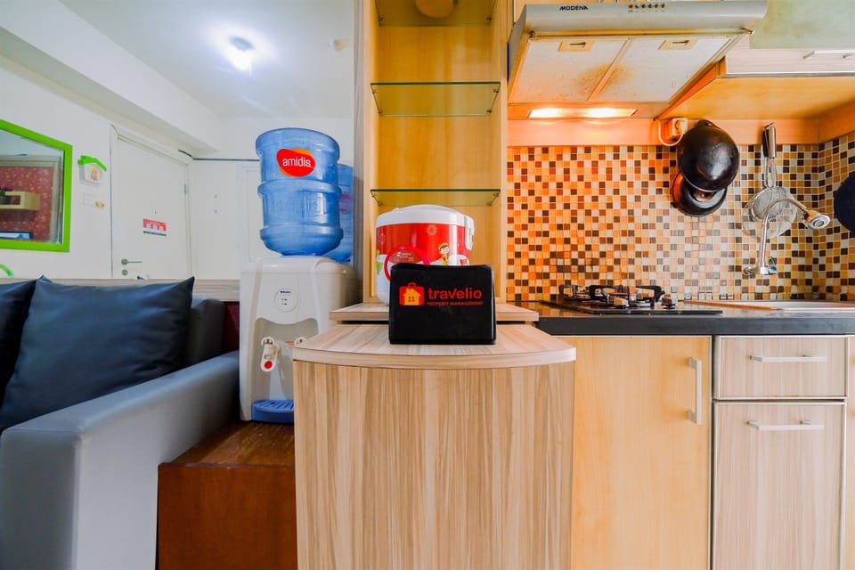 Deluxe Apartment | Private kitchen | Fridge, stovetop, rice cooker