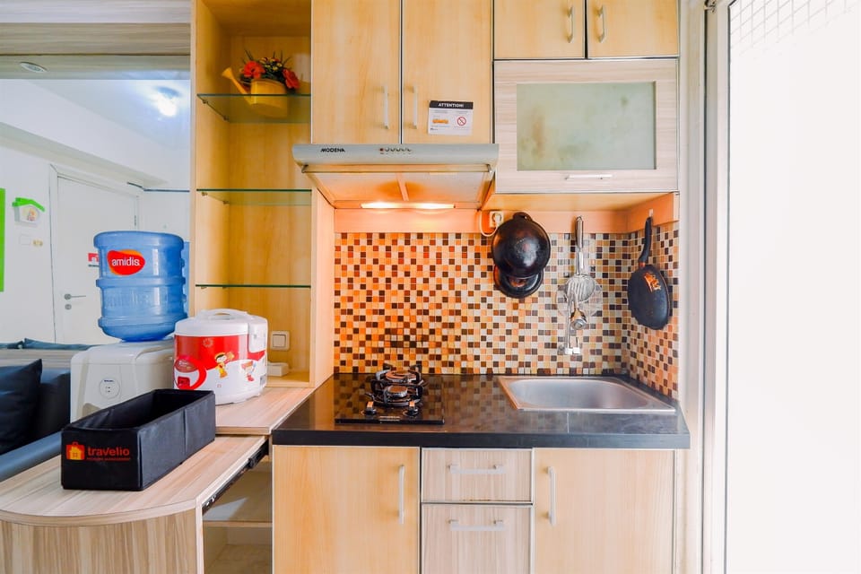Deluxe Apartment | Private kitchen | Fridge, stovetop, rice cooker