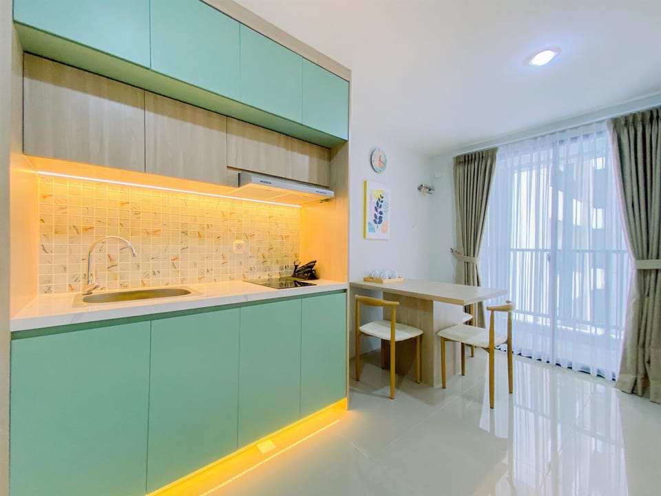 Deluxe Apartment | Dining room