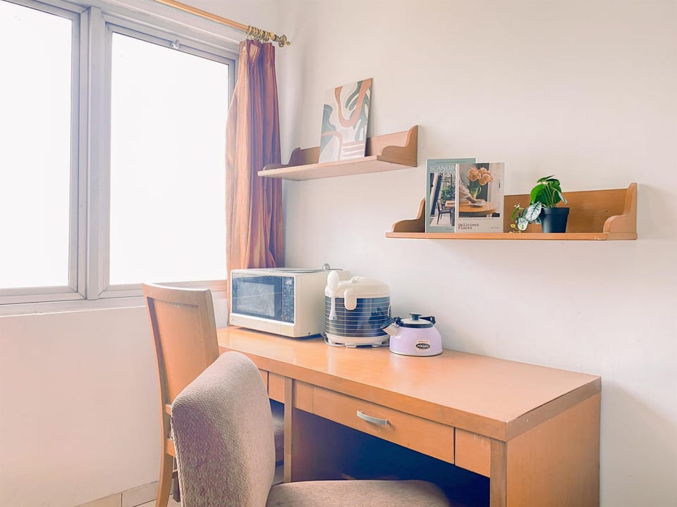 Deluxe Studio | Dining room