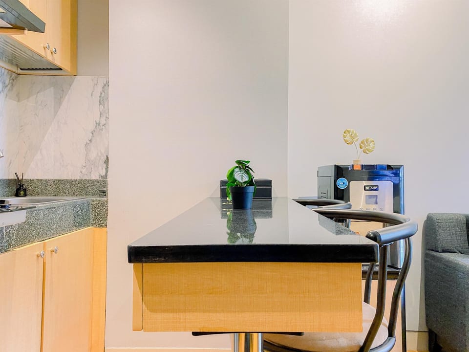Deluxe Apartment | Dining room