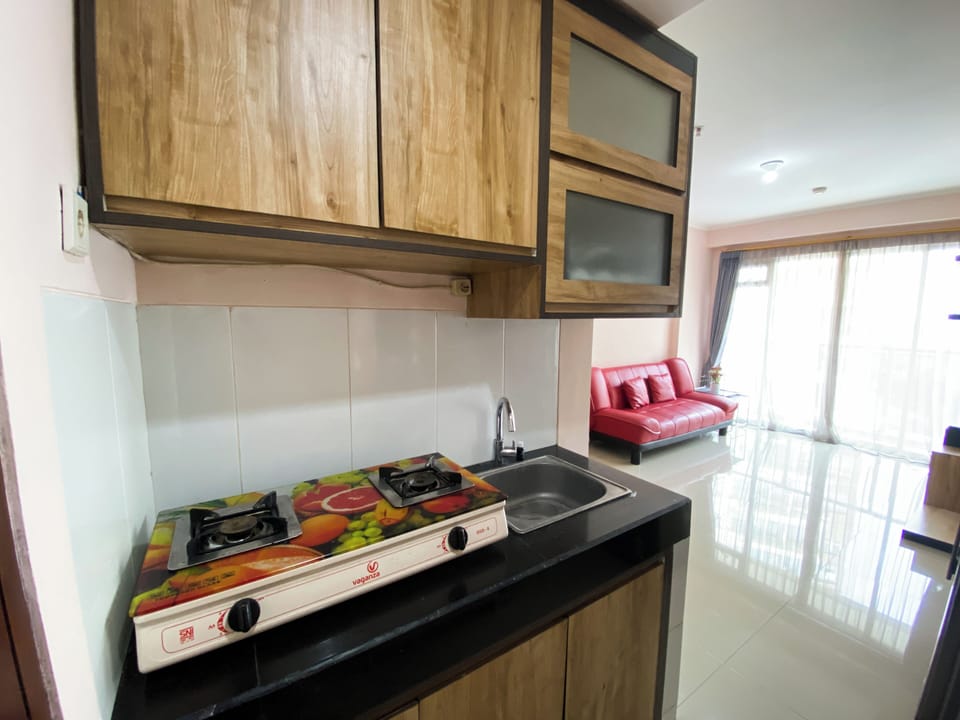 Basic Apartment | Private kitchen | Fridge, stovetop, rice cooker