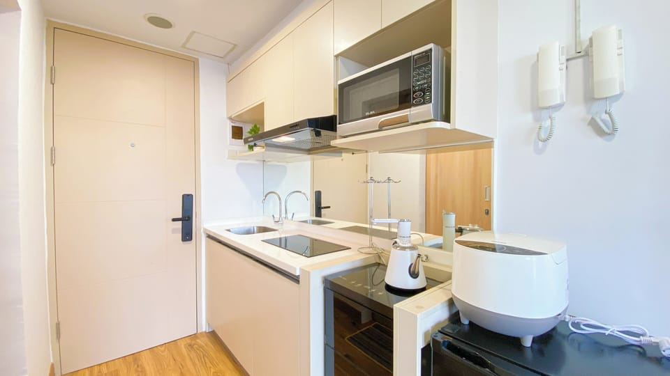 Studio | Private kitchen | Fridge, microwave, stovetop, rice cooker