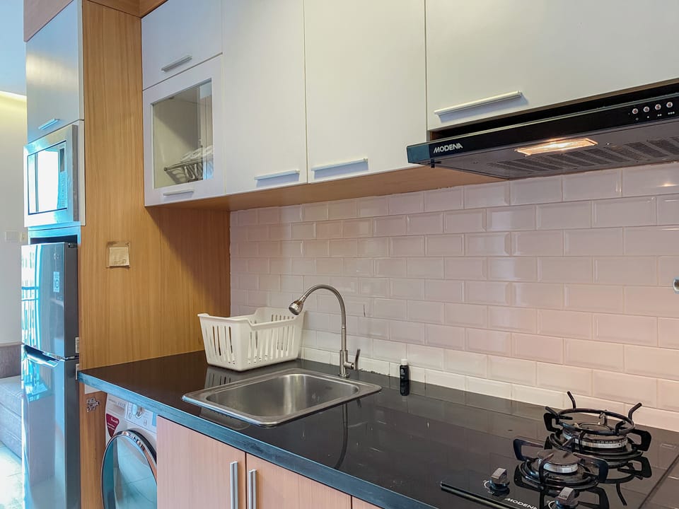Apartment | Private kitchen | Fridge, microwave, oven, stovetop
