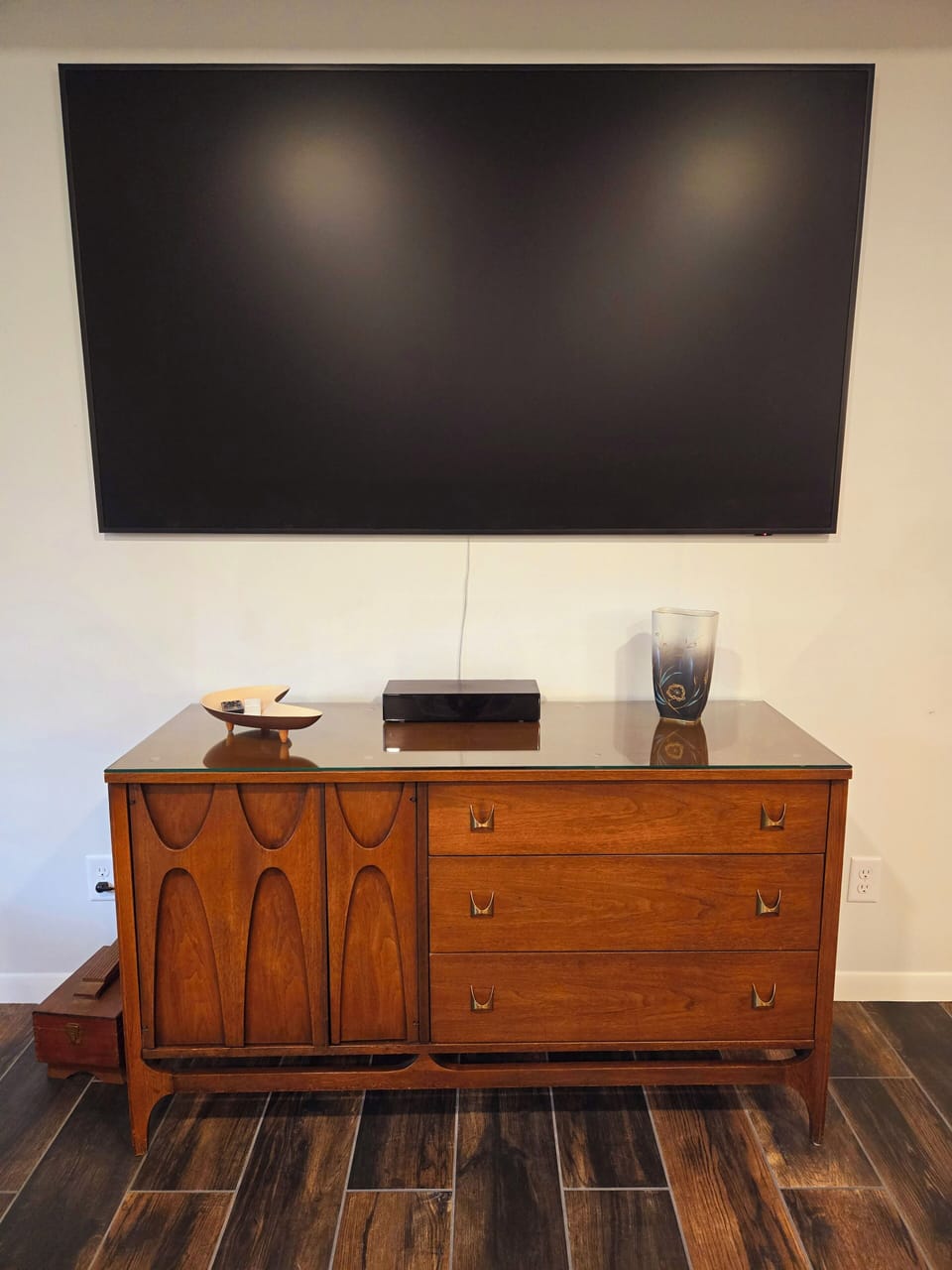 MCM Broyhill Brasilia Hutch from Dallas used under 75" Samsung "Frame" TV