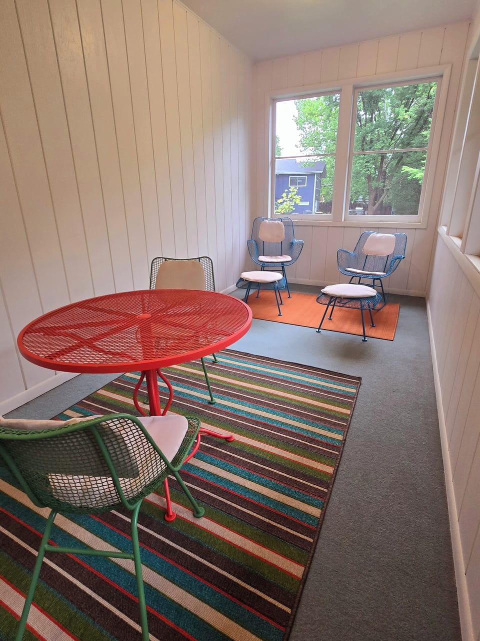 Screen-Porch with mid-century-modern Russell Woodard Patio Set