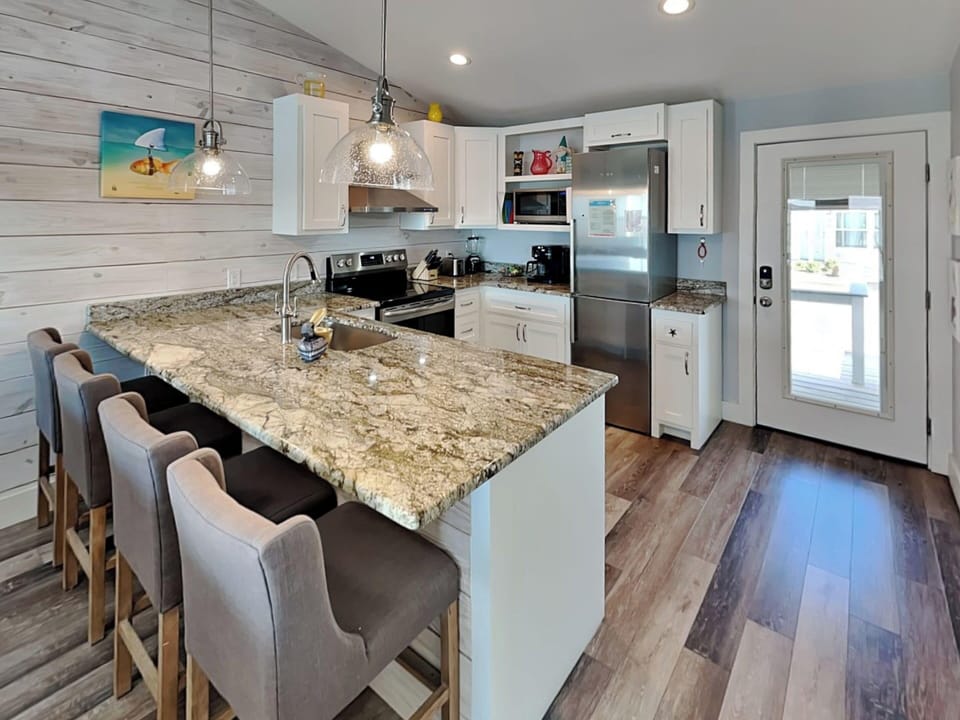 Condo (2 Bedrooms) | Property amenity