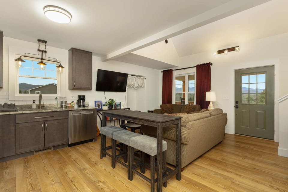 2025 Briggs Dr22