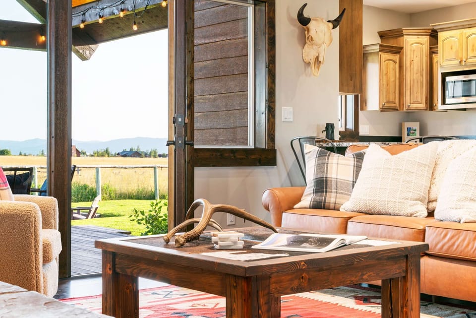 Vibrant colors and unique decor can be found throughout this cozy mountain home.