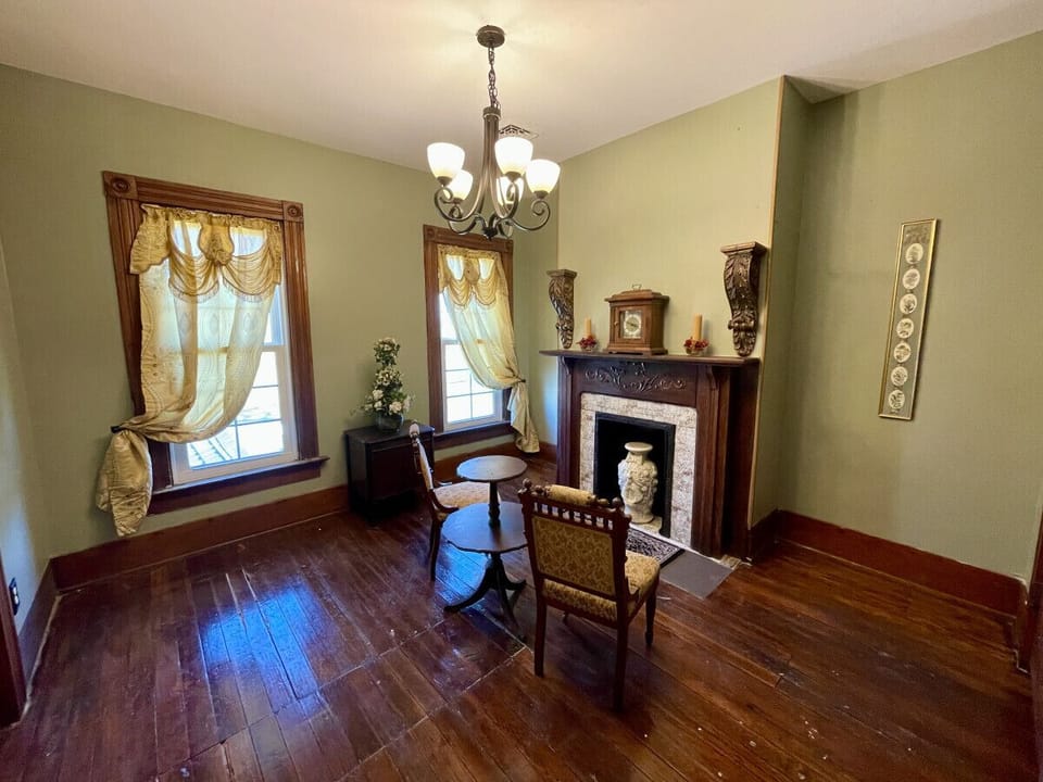 Sitting area adjacent to the master bedroom