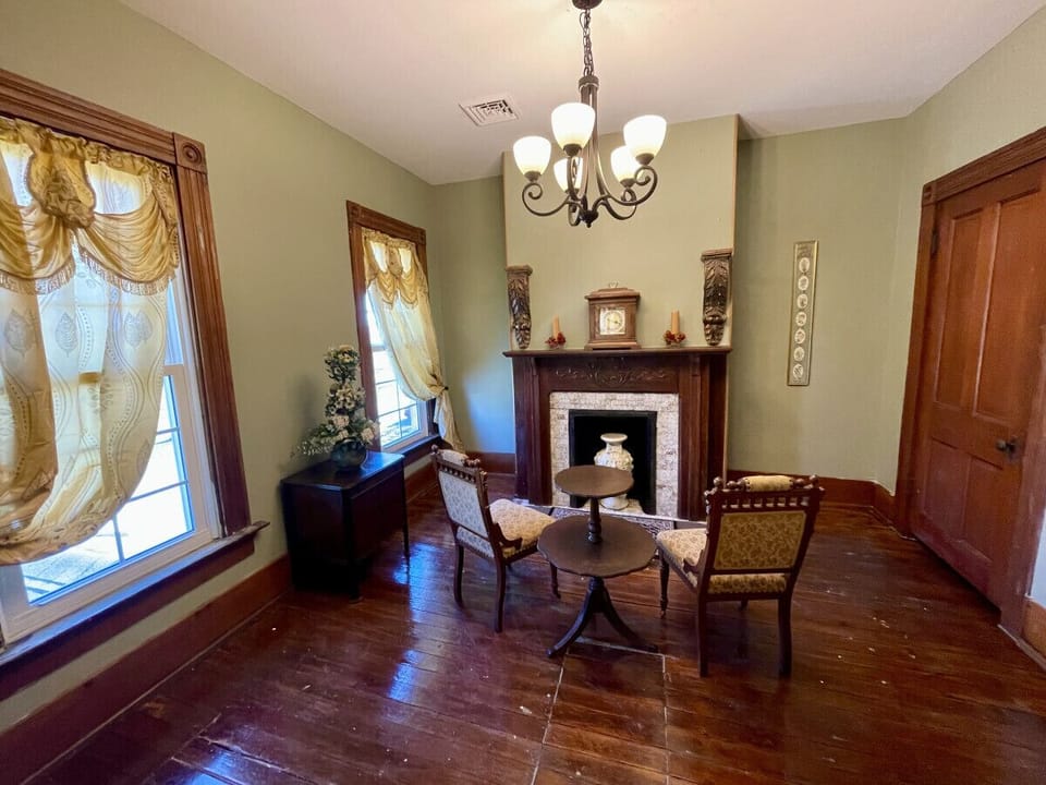 Sitting area adjacent to the master bedroom
