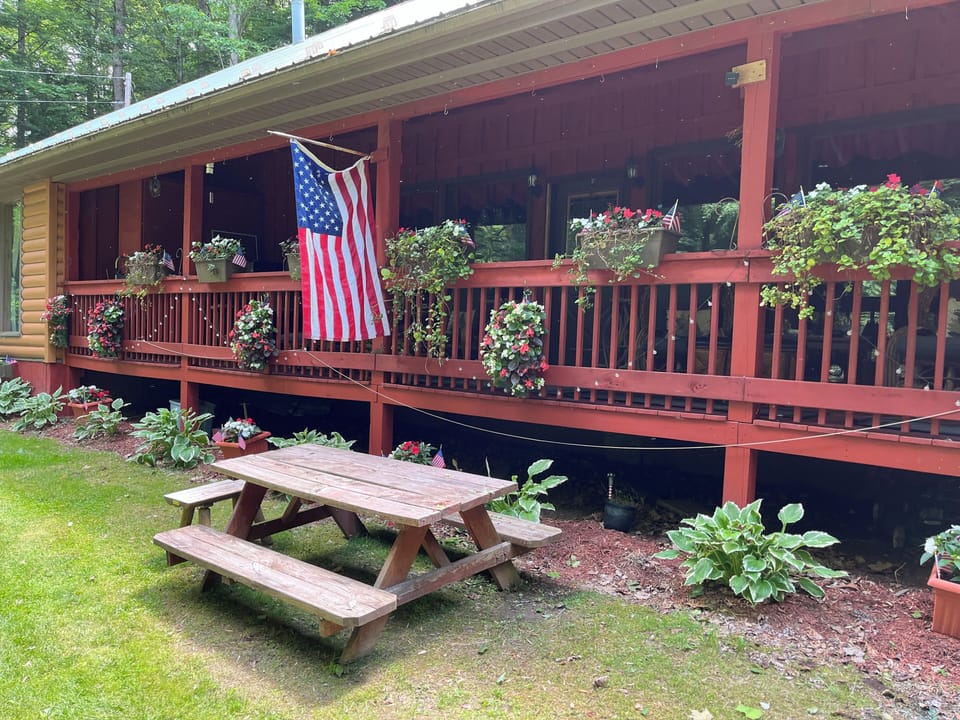 Bear's Den Porch