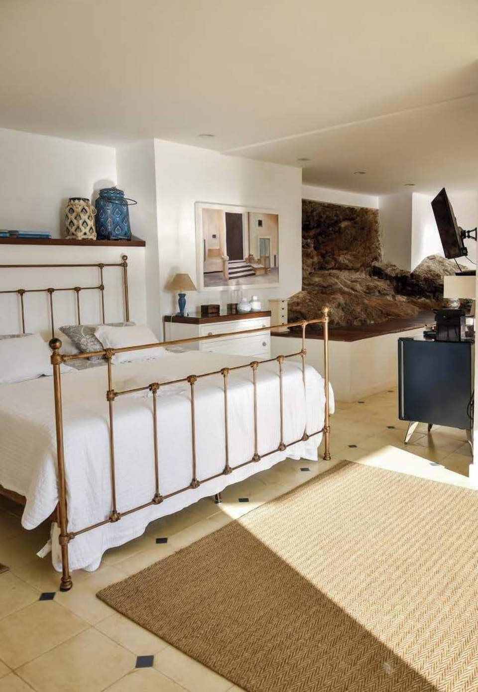 Deluxe Double Room, 1 King Bed, Ocean View | In-room safe, free WiFi, bed sheets