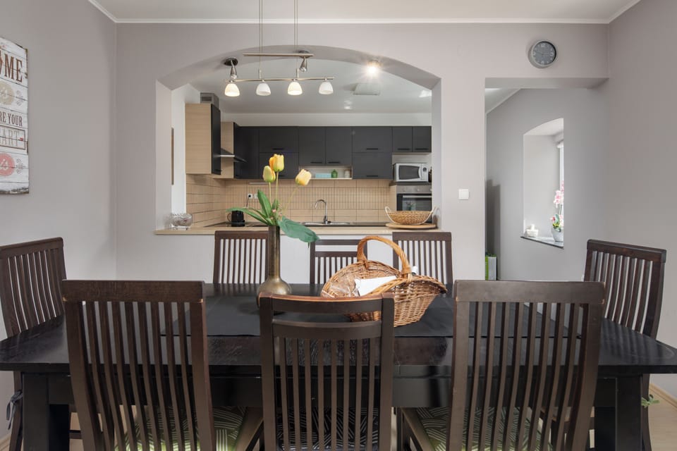 Kitchen and dining area