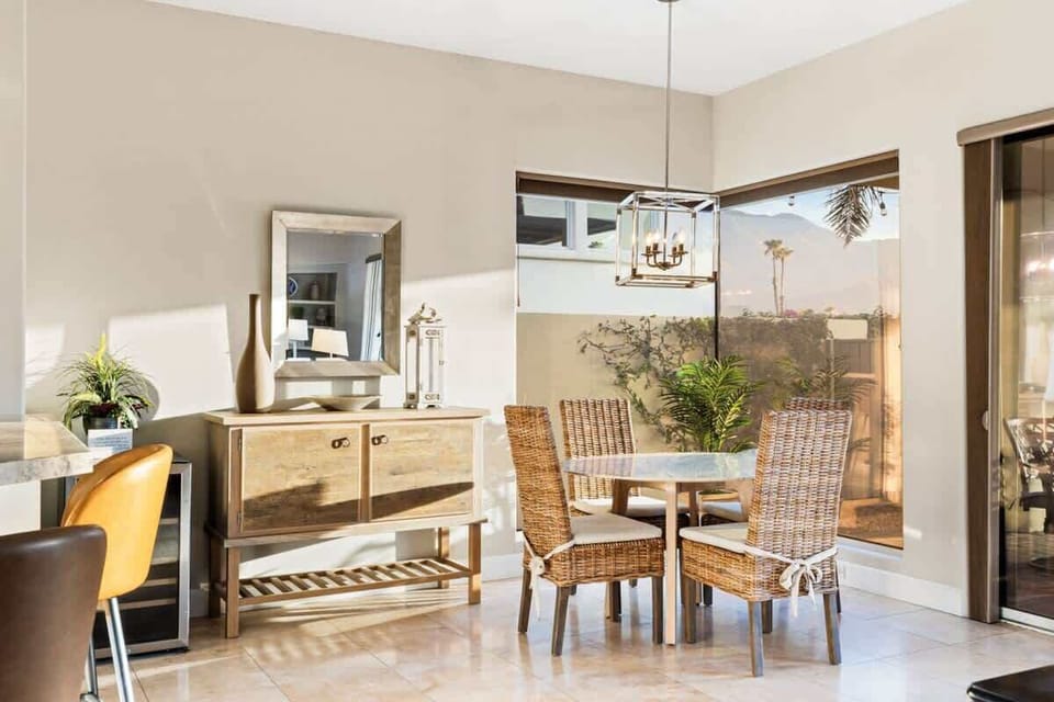 Open plan living & dining