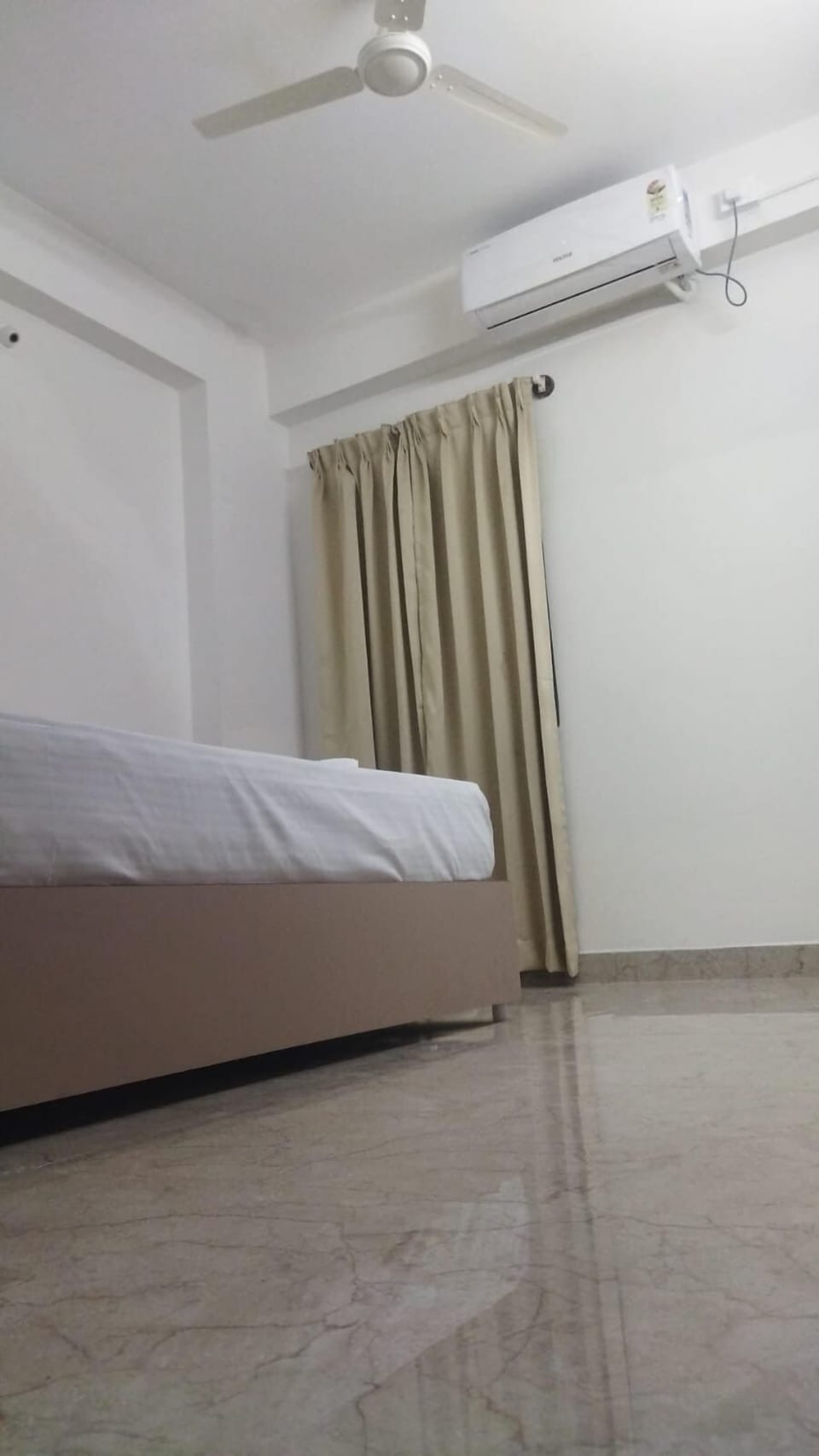 Deluxe Double Room, City View | Desk, laptop workspace, blackout drapes, soundproofing