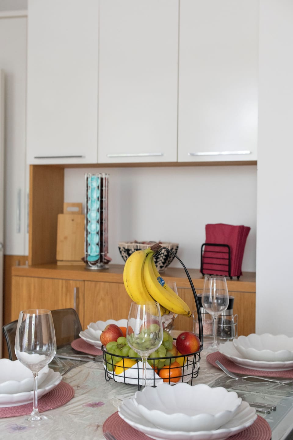 Very large open-plan kitchen, living room with dining area, Smart 65 inch TV