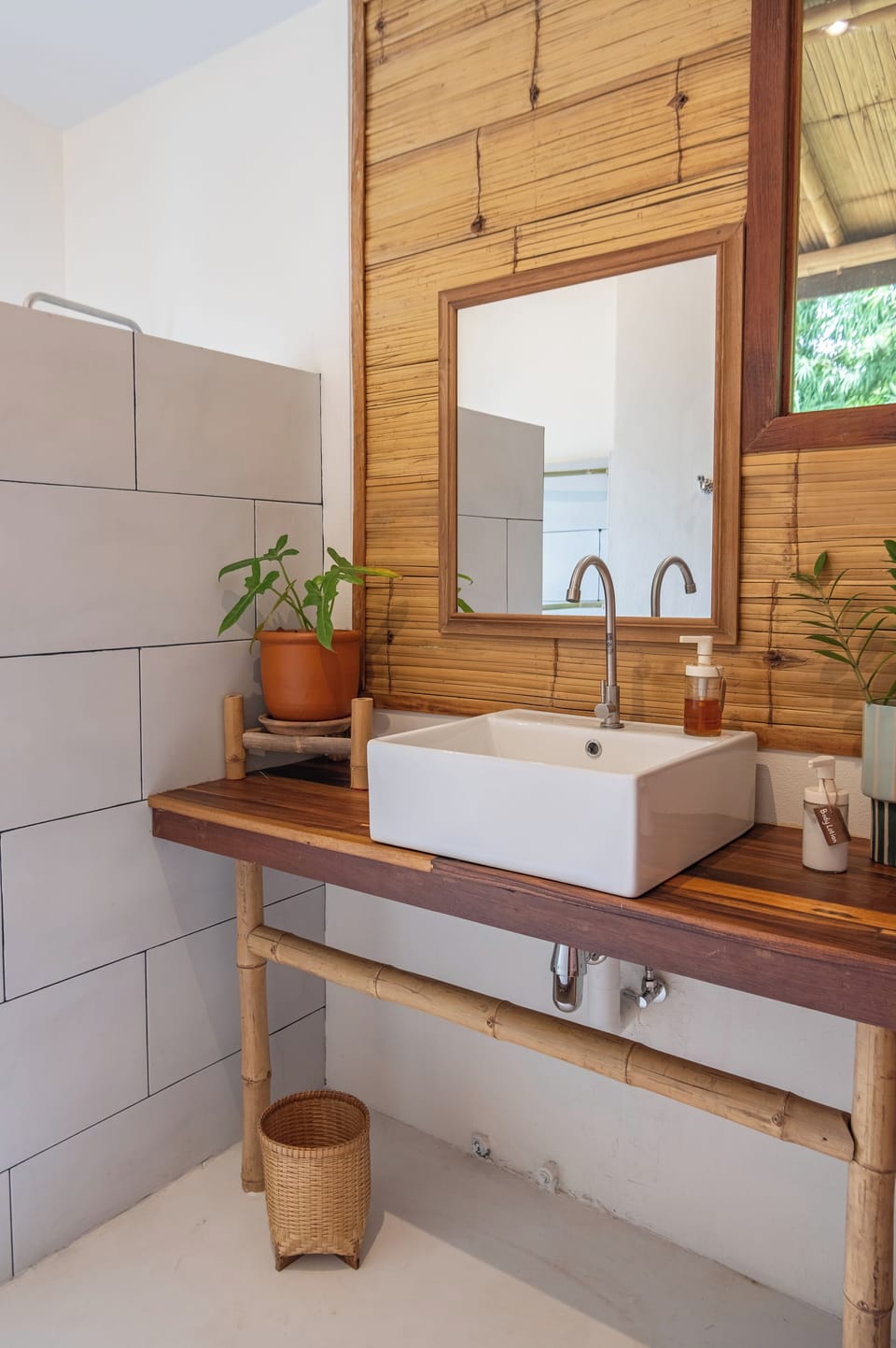 Classic Double or Twin Room, Garden View | Bathroom | Shower, free toiletries, hair dryer, slippers