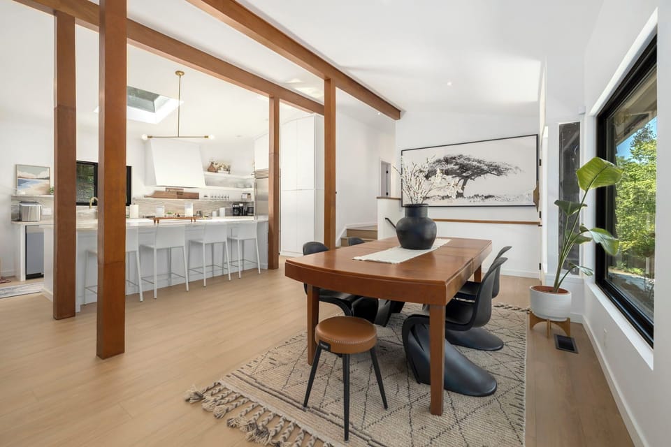 Beautiful setting for dinner.