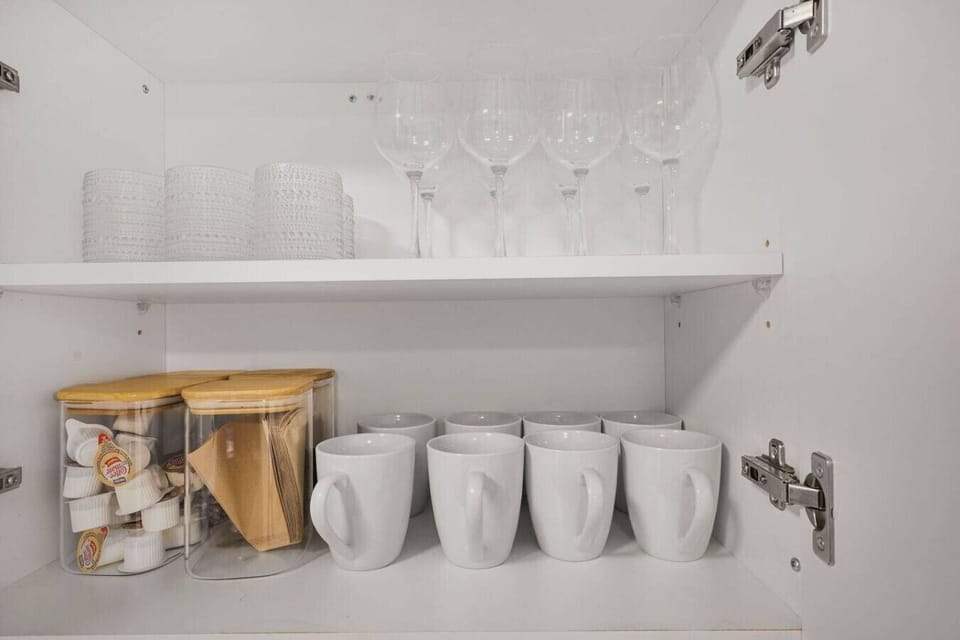Whether you`re toasting to your travels or simply starting your day, you`ll find everything you need here. The cupboards are stocked with a variety of glassware, from coffee mugs for your morning brew to wine glasses for an evening toast.