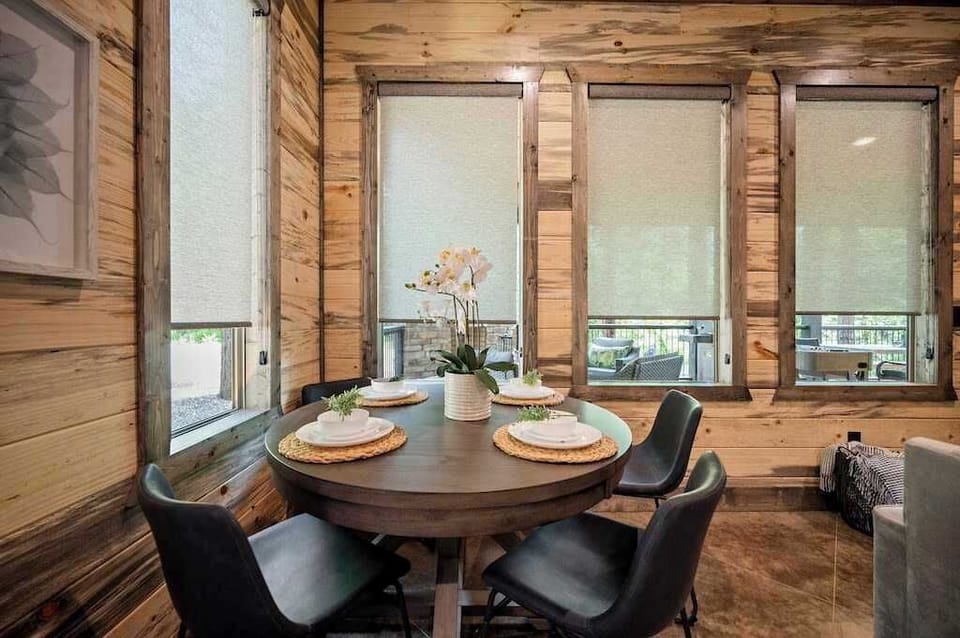 Intimate gatherings and great conversations are waiting to be had at this table..