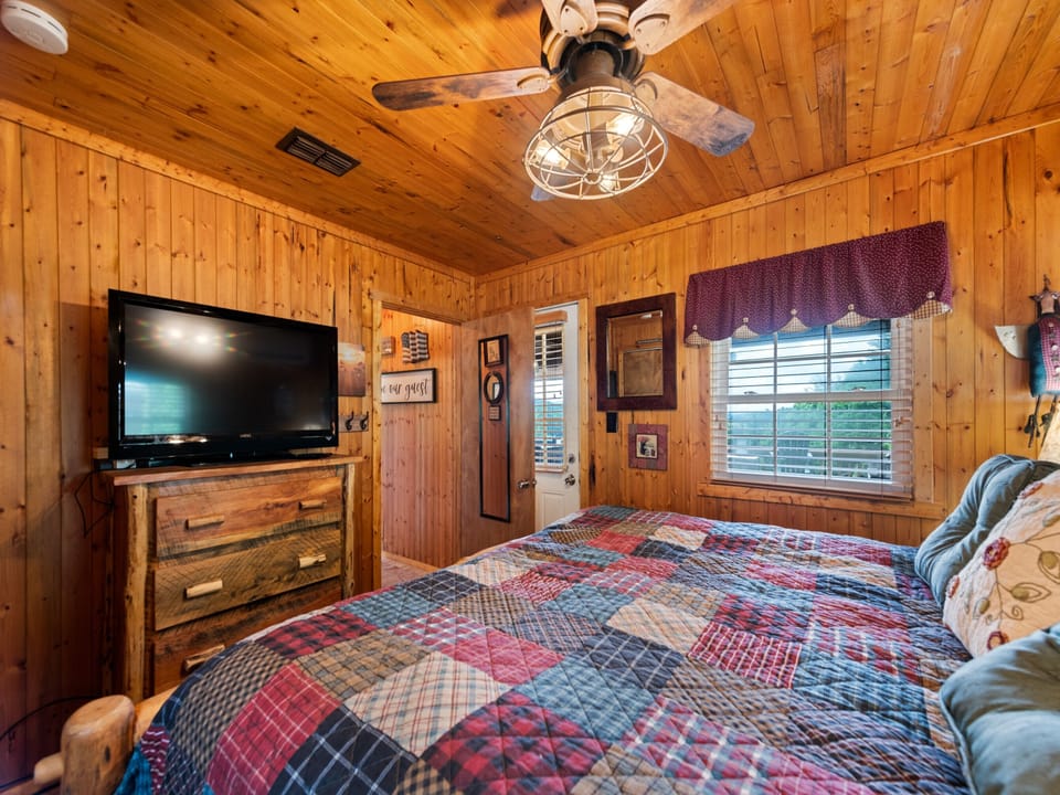 Cabin 1 Master Bedroom with King - Smart TV with Streaming and Firestick