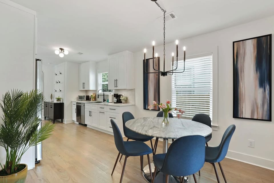 "Everything was great! So clean and everything needed was furnished. Loved how things were labeled so there were no questions. Had a wonderful stay!" - Belinda - Lexington, NC *****