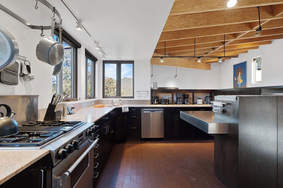 Large, Fully Equipped Kitchen