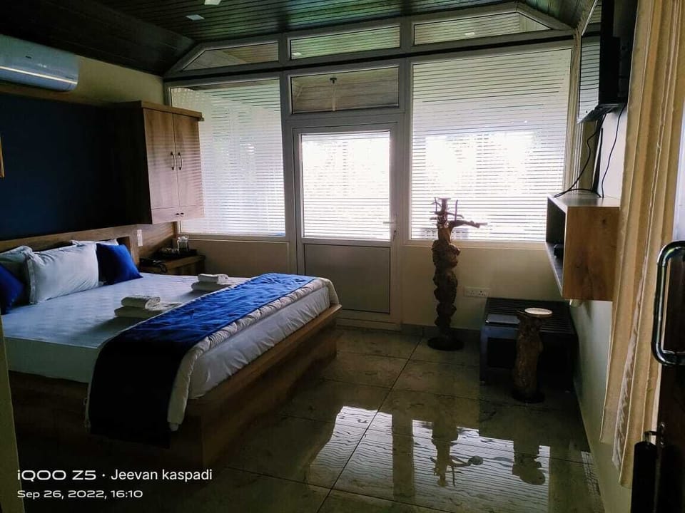 Luxury Cottage, Mountain View | Soundproofing, bed sheets