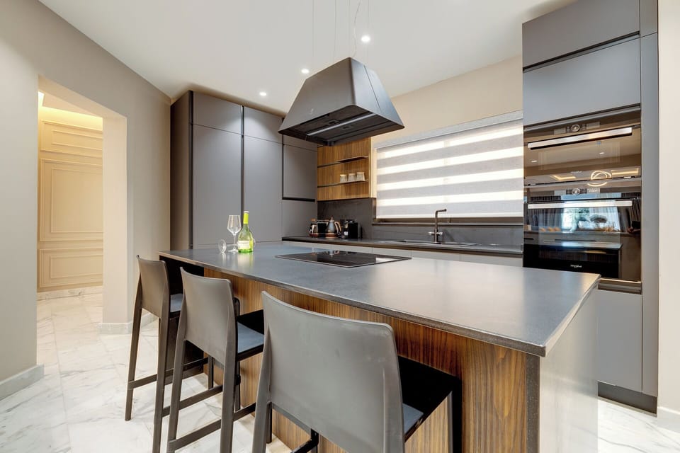 Microwave, oven, dishwasher, electric kettle