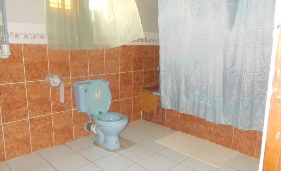 Classic Room, Balcony, City View | Bathroom | Free toiletries, hair dryer, towels, soap