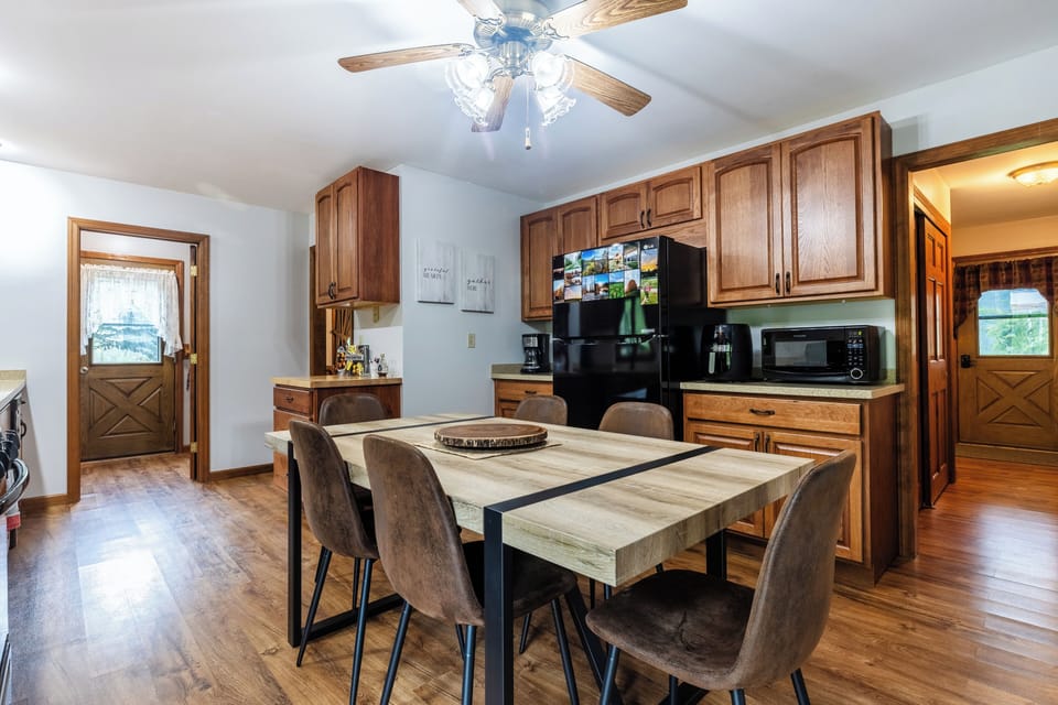 Plenty of storage space for this well-stocked kitchen!