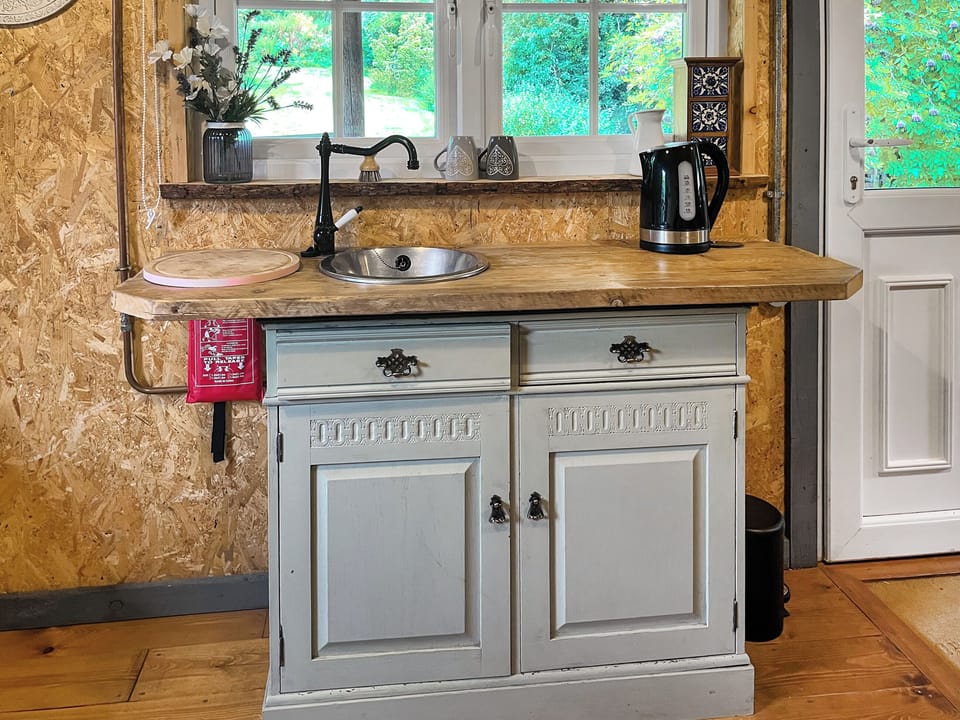Kitchen area | Bramley Orchard Lodge, Retford
