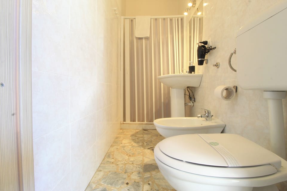 Comfort Double or Twin Room | Bathroom | Bidet