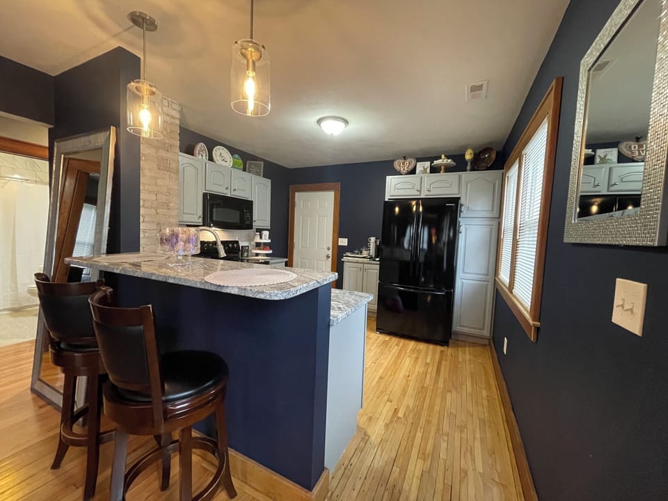 * Fully equipped kitchen