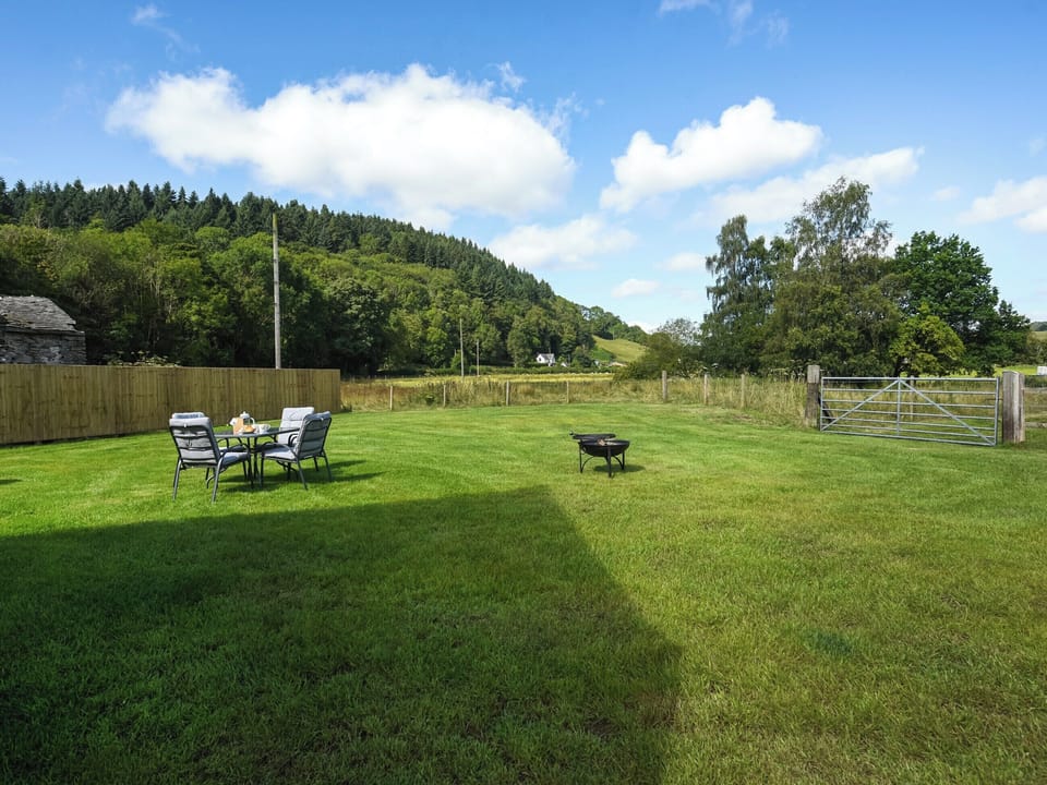 Patio | Ty-Ucha, Llangollen