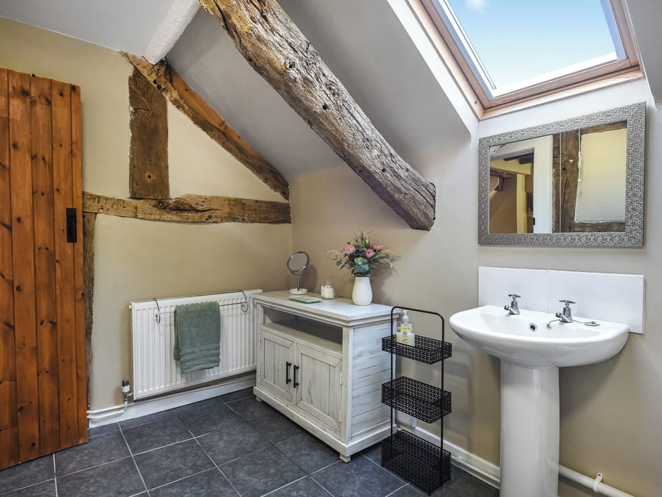 Bathroom | Ty-Ucha, Llangollen